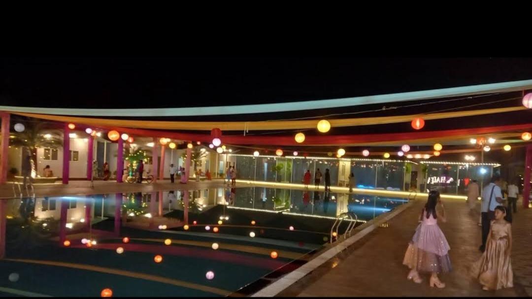 Vss Lawns & Resorts Llp Shahada Esterno foto