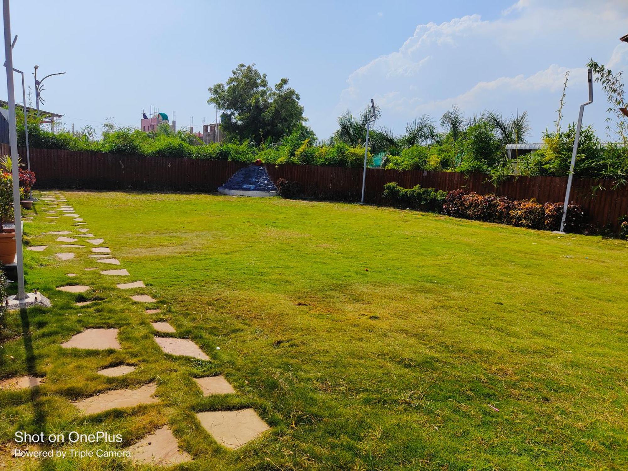 Vss Lawns & Resorts Llp Shahada Esterno foto
